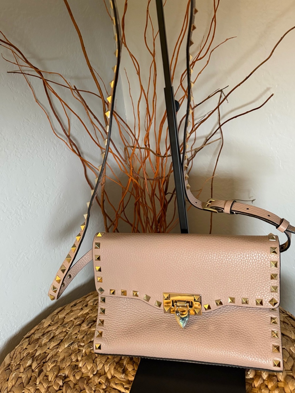 VALENTINO GARAVANI ROCK STUD CROSSBODY HANDBAG w/ DUST BAG & VALIDATION CARD